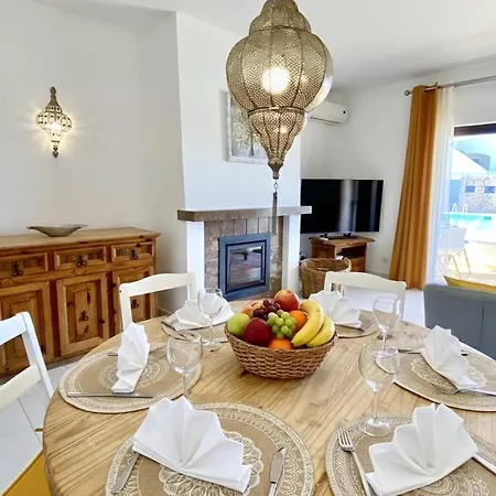 2 Bedroom With Pool In Monte Dourado,